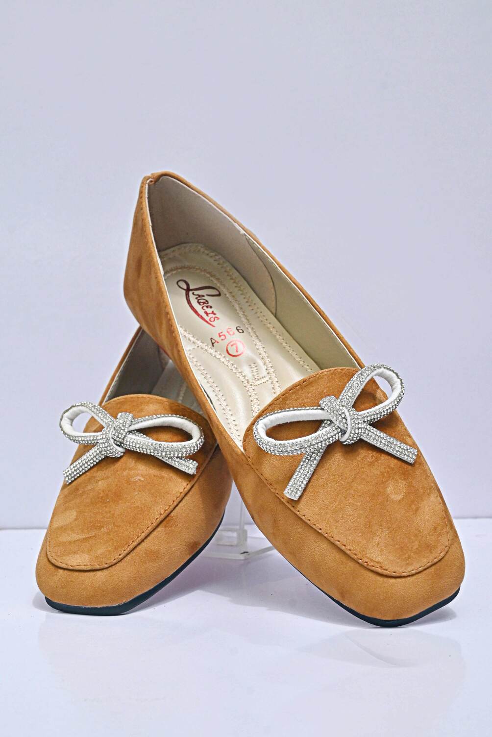 Elegant Cut Shoe with Bowknotg DX 17