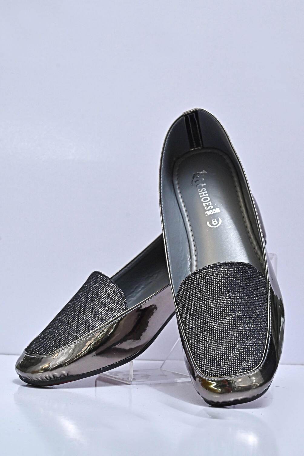 Flat Shoes With Shiny Top DX 18
