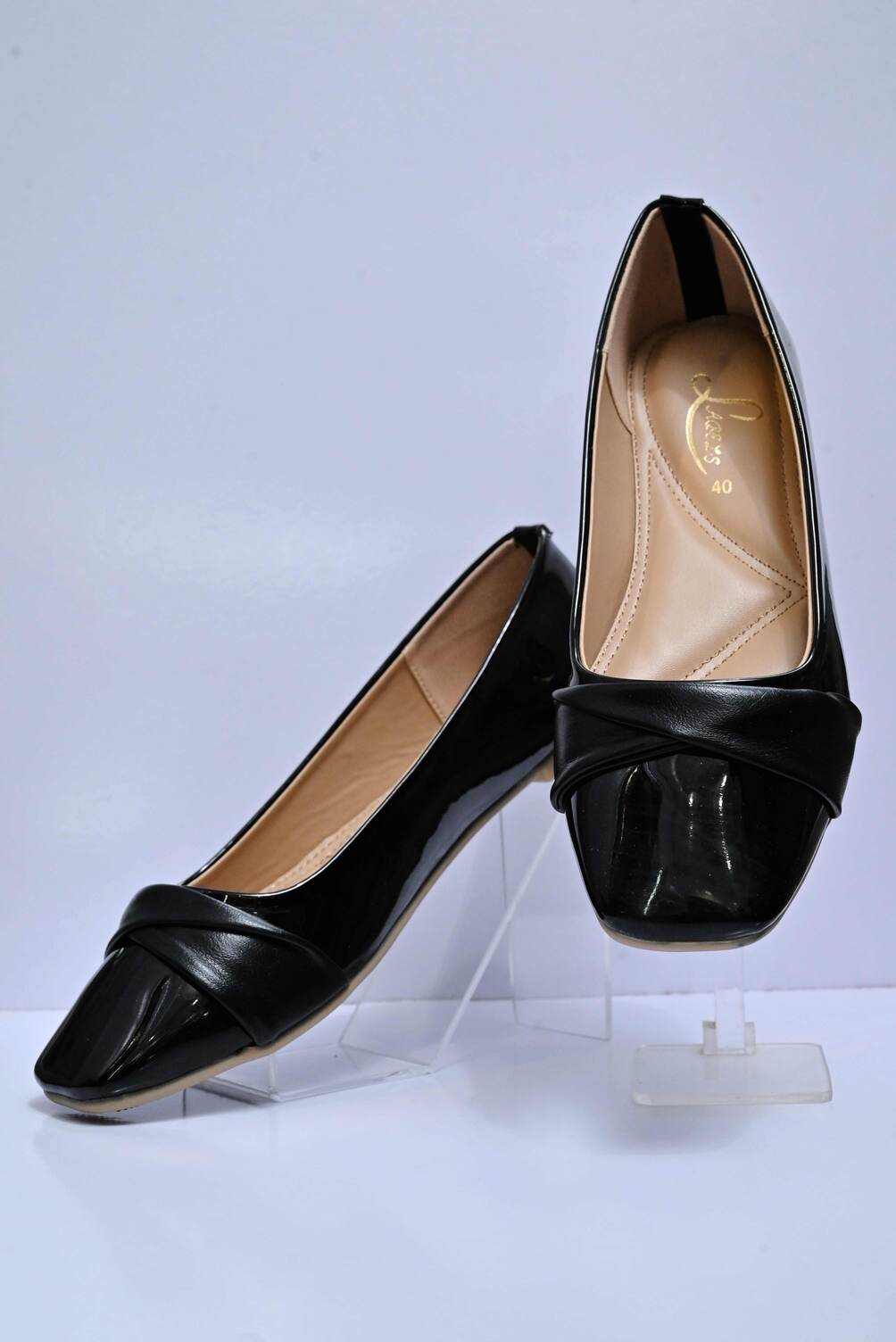 Ladies Cross Pupms DX 26