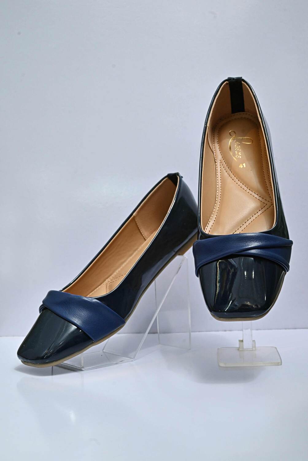 Ladies Cross Pupms DX 26