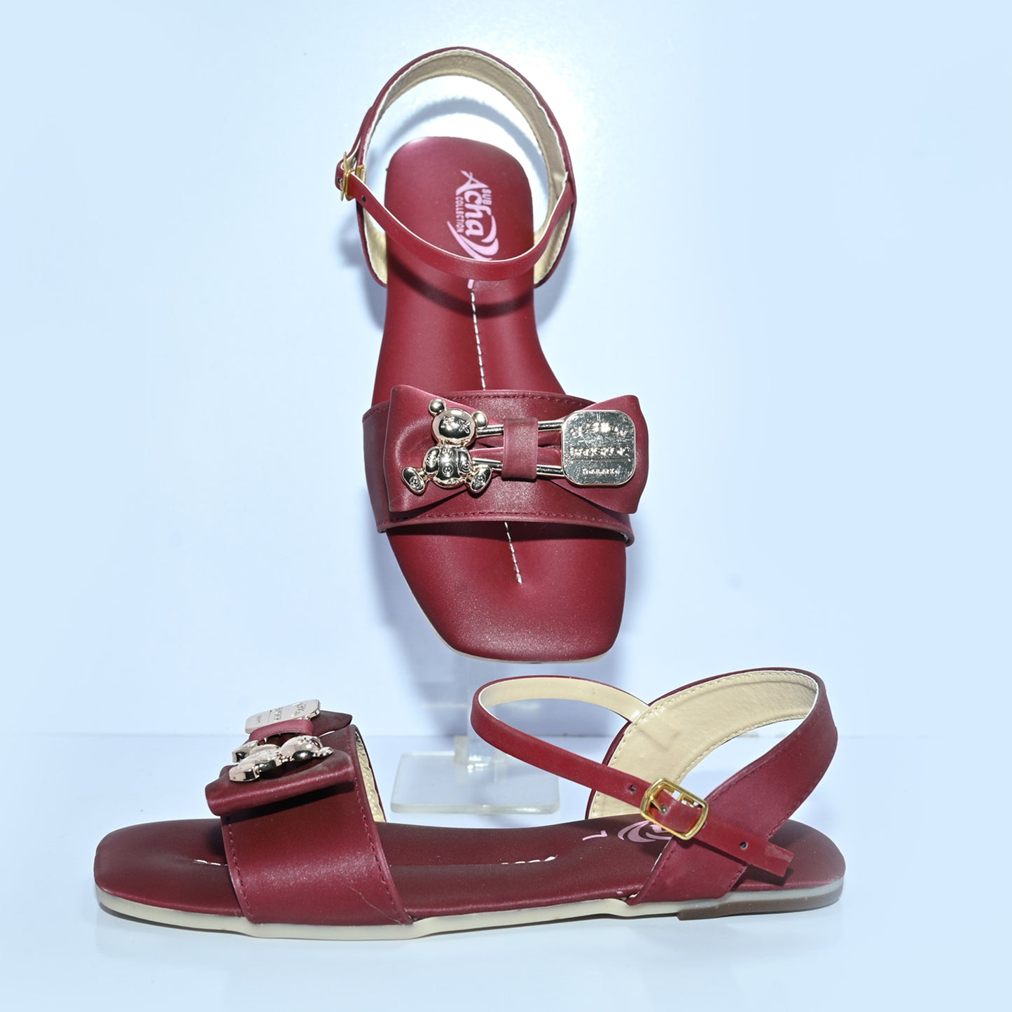 Flat sandals with decent touch of metal design on it DX 116