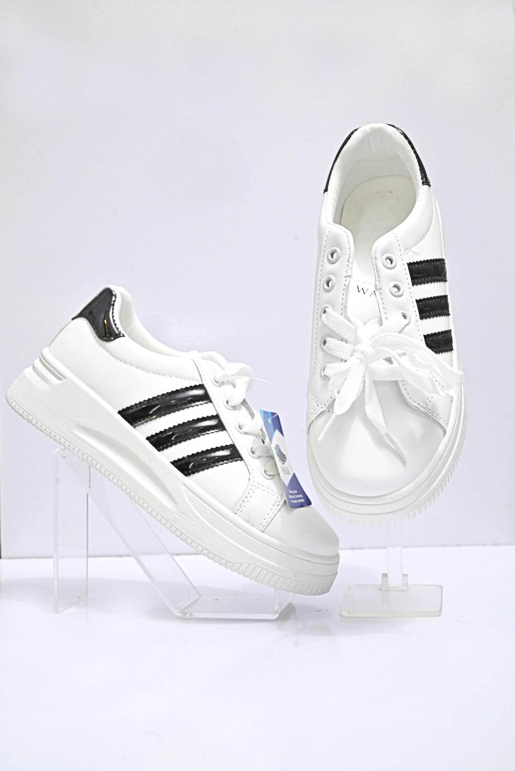 Bold Womens White Sneakers DX 36